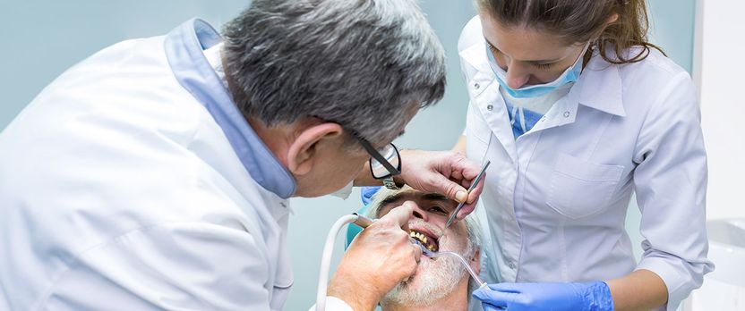 Curso Universitario de Especialización en Técnico Auxiliar de Clínica Dental