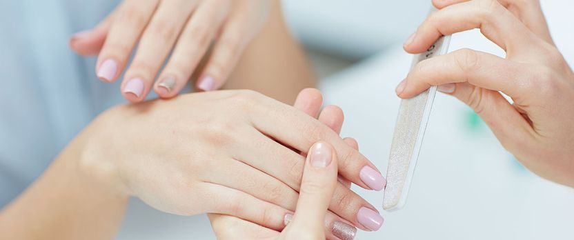 Curso de Desarrollo Profesional en Métodos Avanzados de Manicura y Cuidado Estético de Uñas