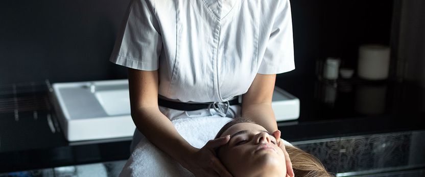 Curso de Desarrollo Profesional en Evaluación Estética y Aplicación de Tratamientos Hidrotermales