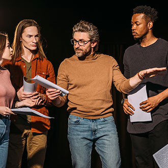 Curso Superior en Introducción al Teatro: Escenificación y Representación