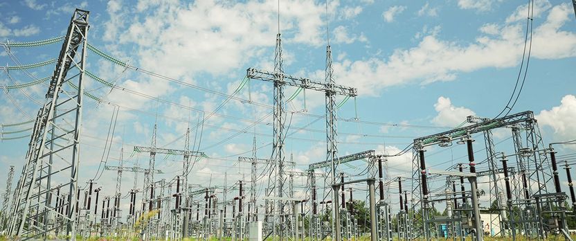 Curso Universitario de Especialización en Componentes Eléctricos y su Funcionamiento en Maquinaria