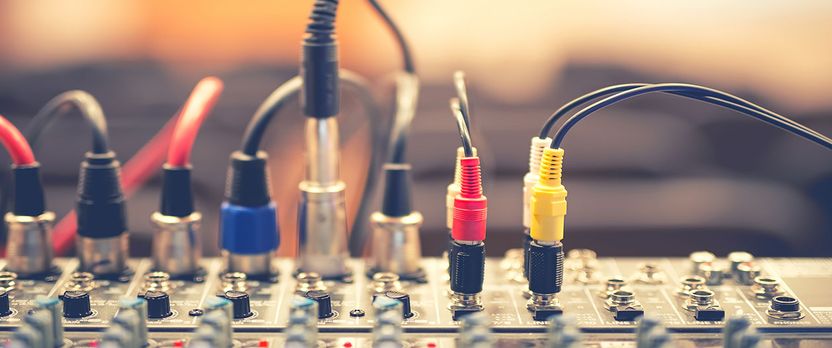 Curso Universitario de Especialización en Reparación de Equipos de Reproducción y Señal de Audio