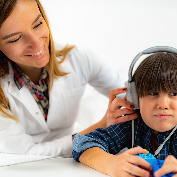 Curso Universitario de Especialización en Acústica y Elementos de Protección Sonora