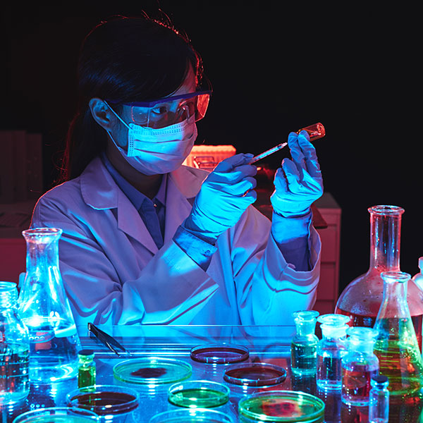 Curso Universitario de Especialización en Desarrollo Farmacéutico y Farmacología