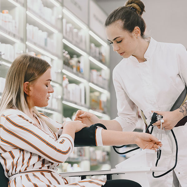 Curso Universitario de Especialización en Celador en Almacén y Farmacia