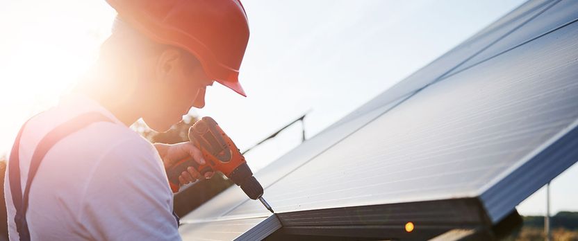 Curso de Desarrollo Profesional en Instalación de Sistemas Fotovoltaicos: Montaje Mecánico, Eléctrico y Electrónico