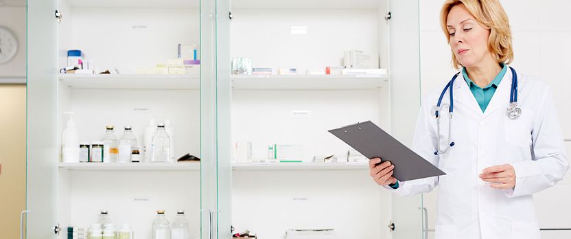 Curso Universitario de Especialización en Técnico Auxiliar de Farmacia y Parafarmacia