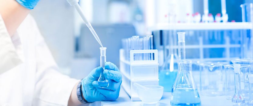 Curso Universitario de Especialización en Análisis de Laboratorios Clínicos en Farmacia