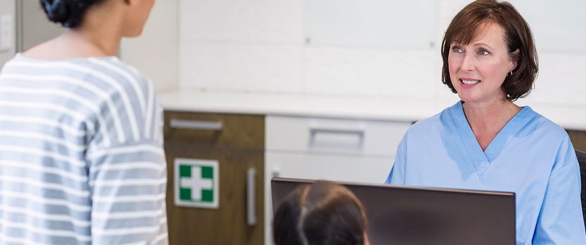 Curso Universitario de Especialización en Estrategias y Comunicación en Contextos Sanitarios