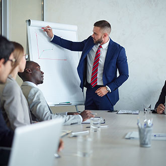 Imagen de Experto Universitario en Evaluación y Estrategia Económica para Negocios