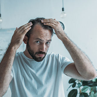 Imagen de Curso Universitario de Especialización en Tratamiento Quirúrgico y Médico de las Alopecias