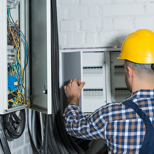 Imagen de Curso Universitario de Especialización en Operación y Mantenimiento de Sistemas Auxiliares Eléctricos