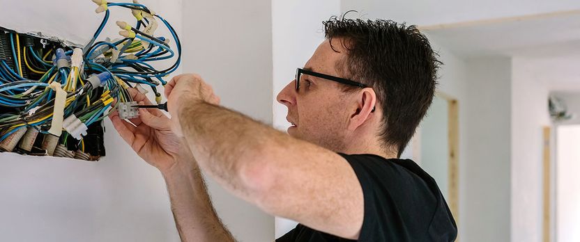 Curso de Desarrollo Profesional en Fundamentos de Electricidad para Proyectos de Electrificación