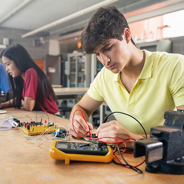 Imagen de Curso Universitario de Especialización en Reparación y Mantenimiento de Circuitos Electrónicos Digitales