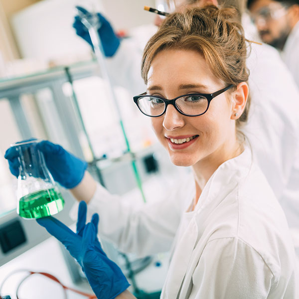 Imagen de Curso Universitario de Especialización en Técnicas de Preparación de Reactivos y Muestras en Laboratorios Químicos