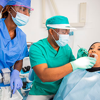 Imagen de Curso de Desarrollo Profesional en Auxiliar de Odontología: Clínica, Anatomía, Urgencias y Atención al Paciente