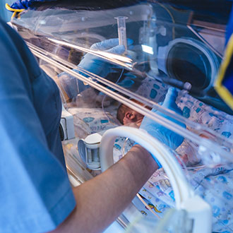 Imagen de Curso de Desarrollo Profesional en Cuidados Intensivos Neonatales: Prematuridad, Respiración y Nutrición